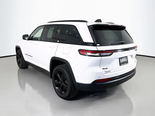 Used 2023 White Jeep Altitude X image 5