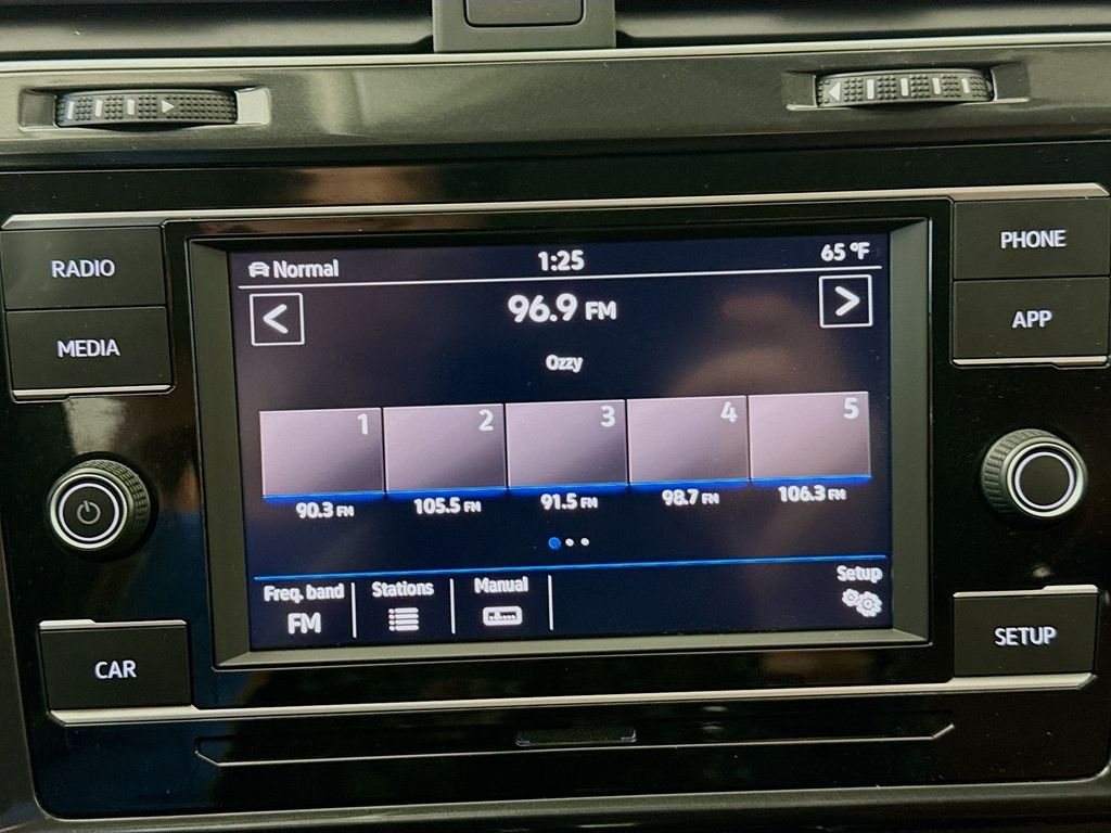 Used 2019 Black Volkswagen TSI S image 15