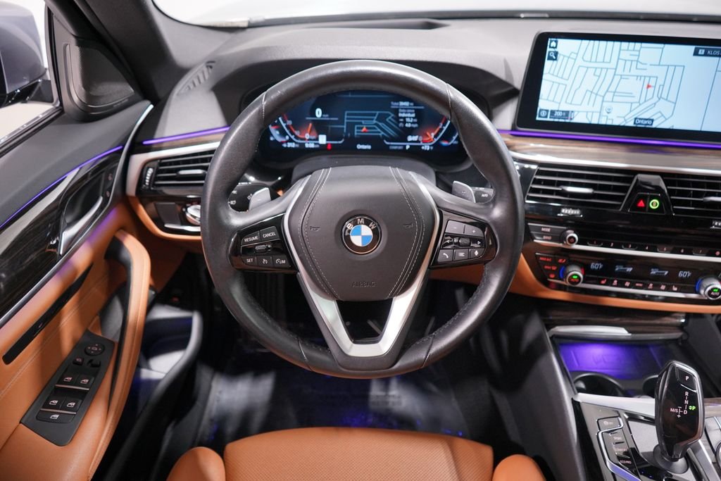 Used 2022 Bluestone Metallic BMW 530i image 9