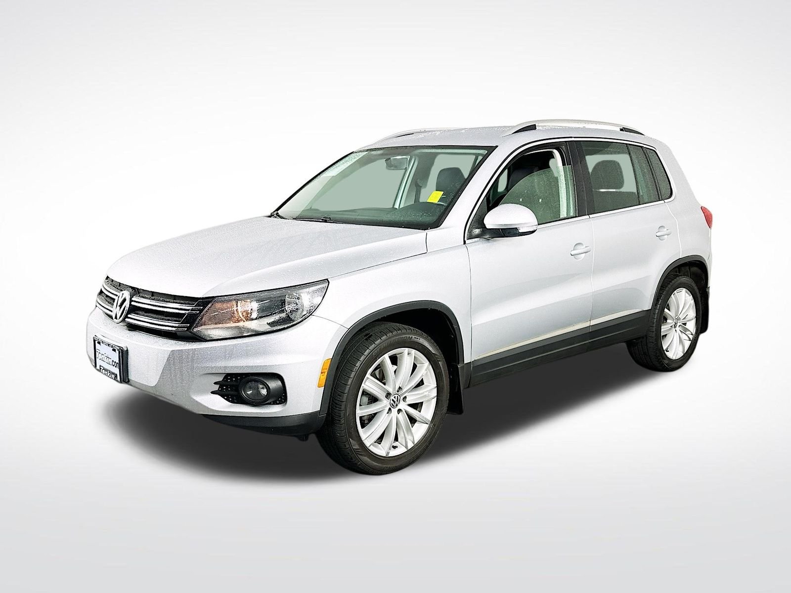 Used 2013 Reflex Silver Metallic Volkswagen SE image 4