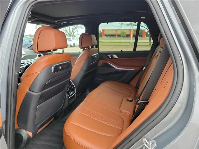 Used 2025 Dravit Gray Metallic BMW M60i All-Wheel Drive Sports Activity Vehicle image 8