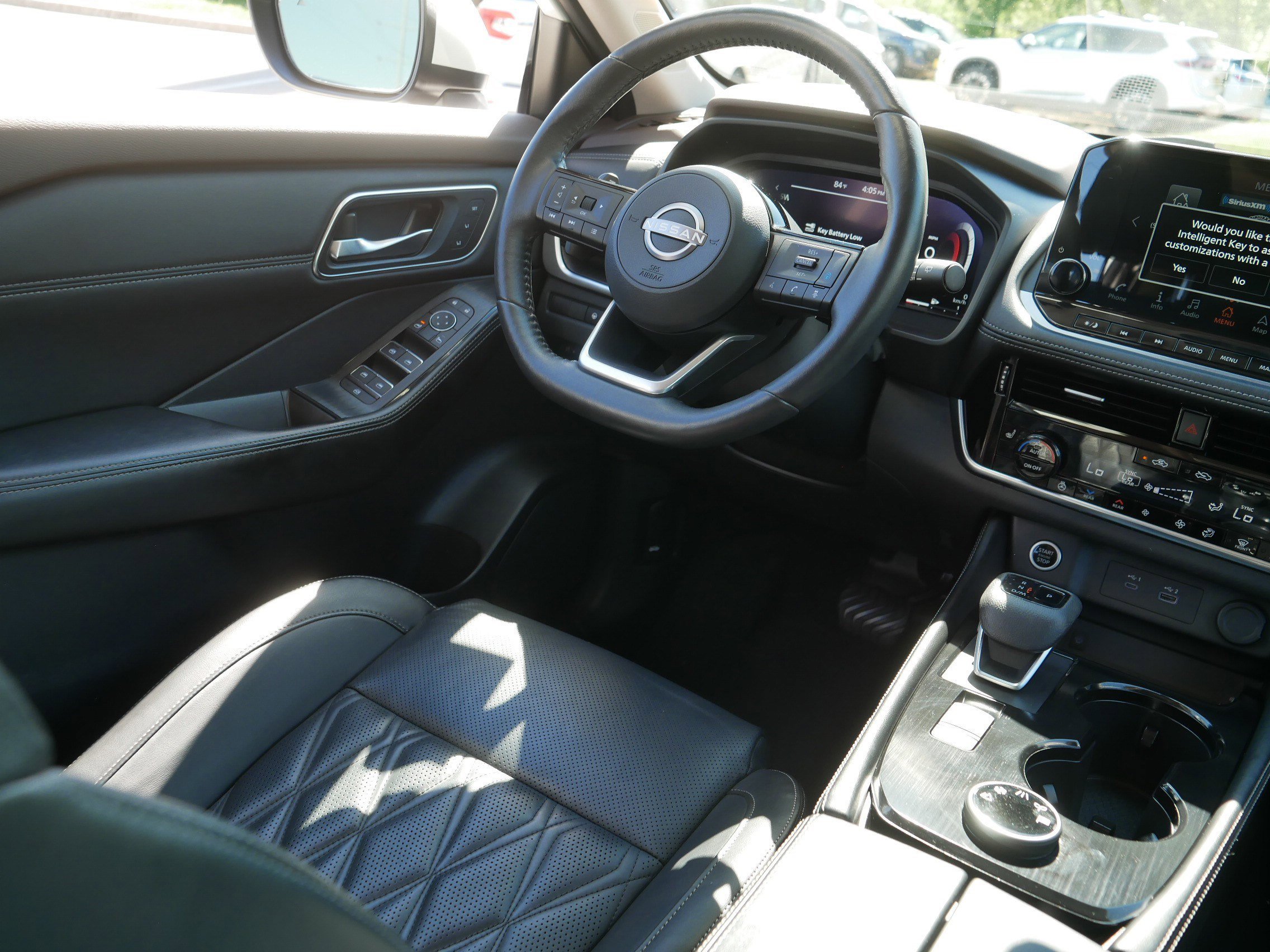 Certified Used 2023 Pearl White Tricoat Nissan Platinum image 9