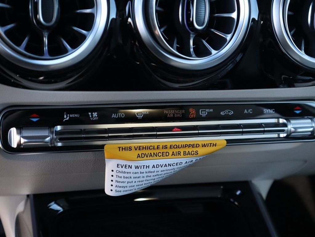 Used 2026 Polar White Mercedes-Benz GLA 250 image 45