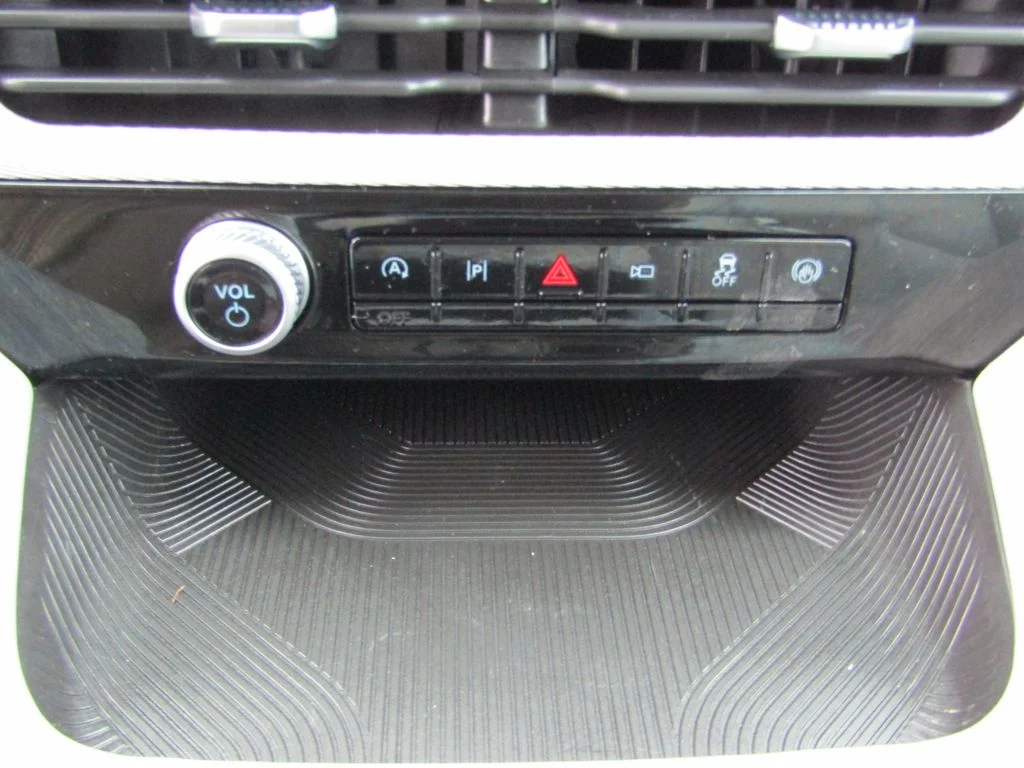 Used 2025 Star White Ford Active image 32