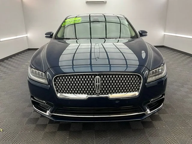 Used 2017 Black Lincoln Reserve image 2