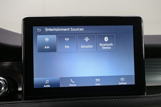Used 2022 White Lincoln Standard image 20