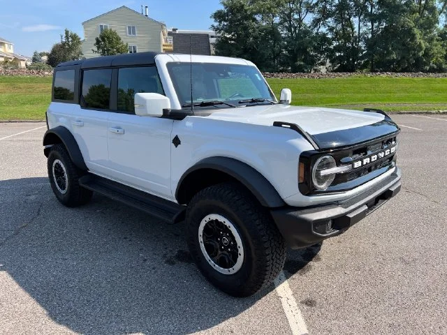 2025 Ford Bronco 4-Door Outer Banks
