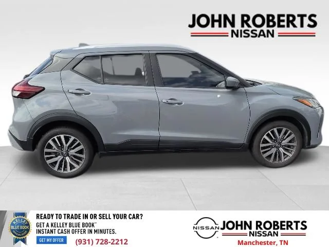 Used 2023 Gray Nissan SV image 9