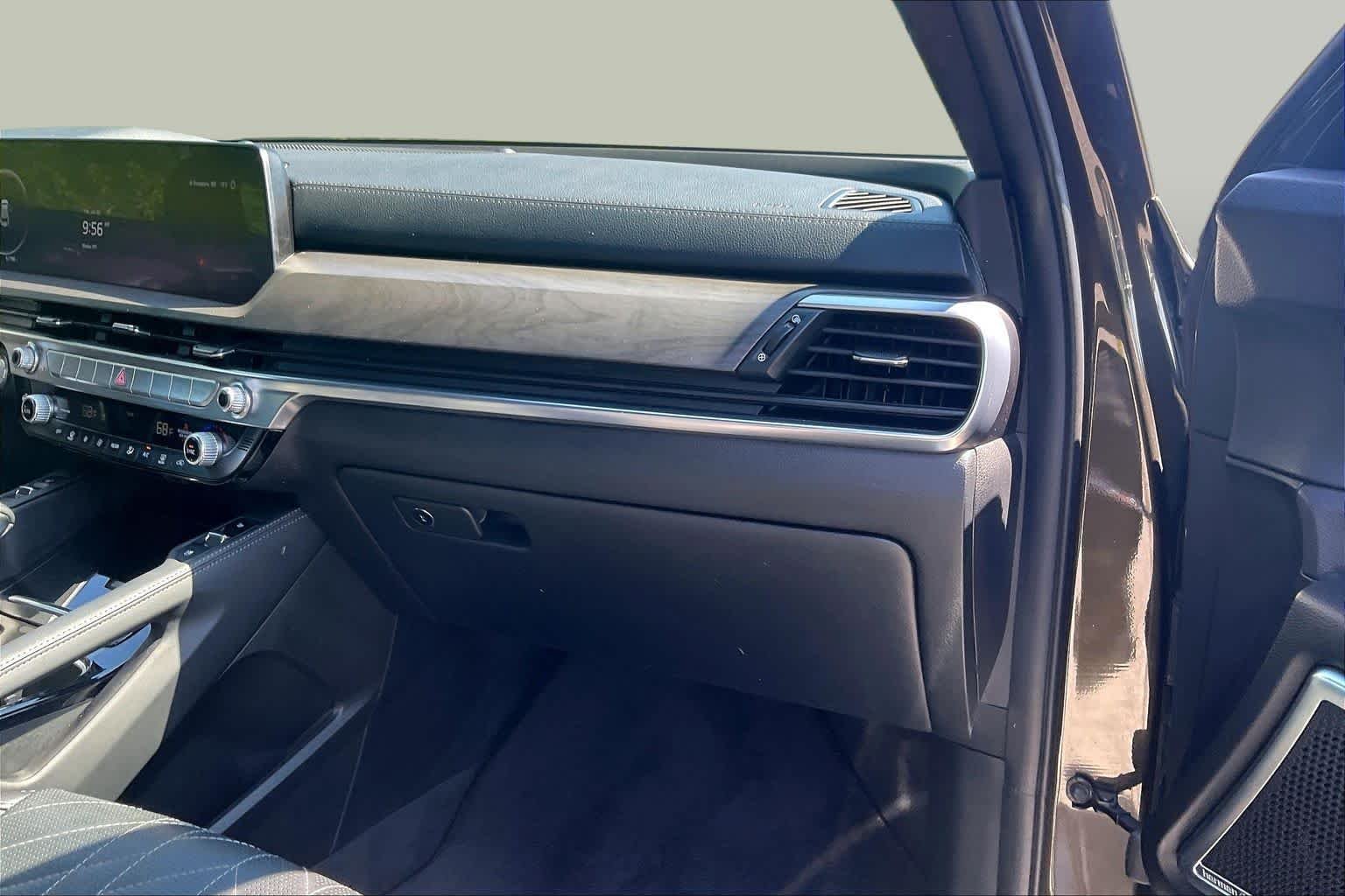 Used 2024 Dark Moss Kia SX Prestige X-Line image 18