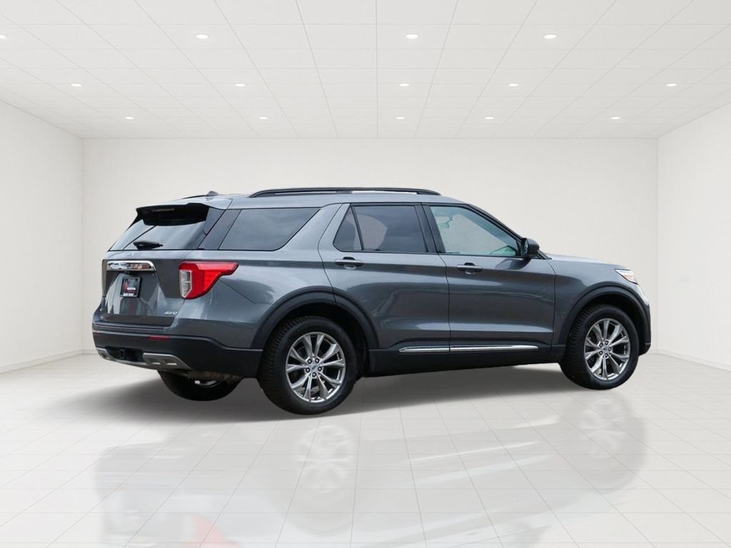 Certified Used 2023 Gray Ford XLT image 3