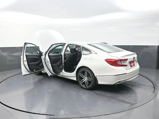 Used 2021 White Honda Touring image 43