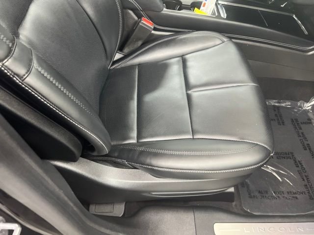 Used 2023 Infinite Black Metallic Lincoln Standard image 24