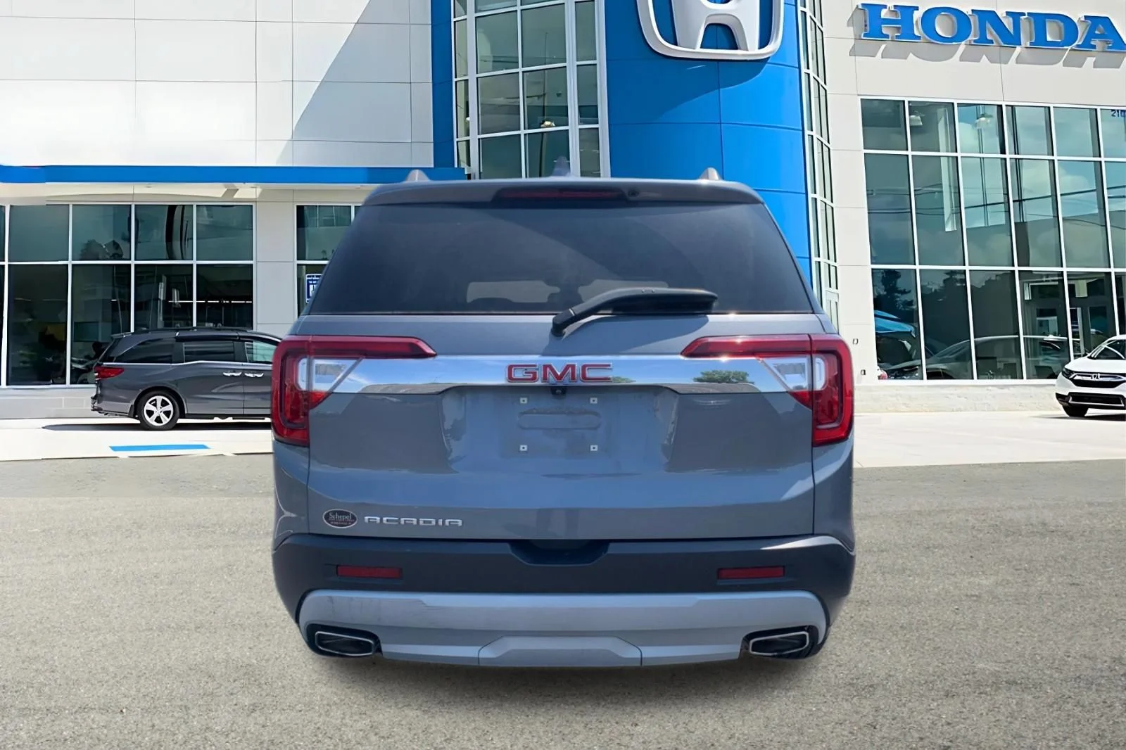 Used 2022 Gray GMC SLE image 4