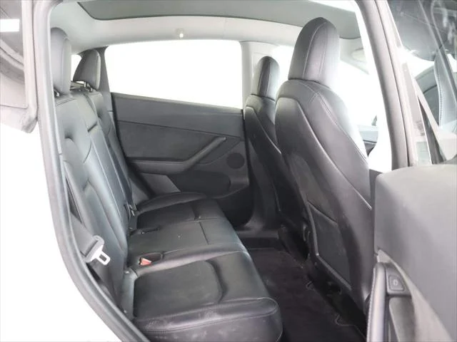 2021 Tesla Model Y Long Range - Photo 17