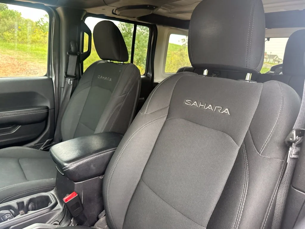 Used 2018 Gray Jeep Unlimited Sahara image 9