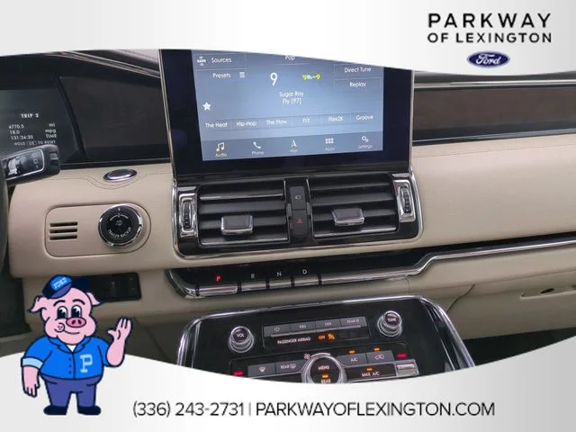 Used 2019 White Lincoln Reserve image 20