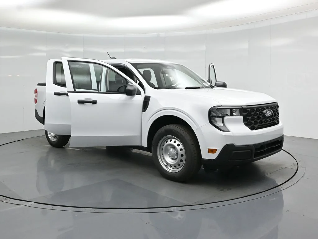 New 2026 Oxford White Ford XLT image 27