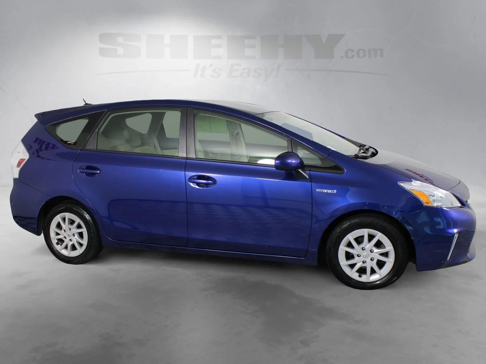 Used 2012 Blue Toyota Three image 11