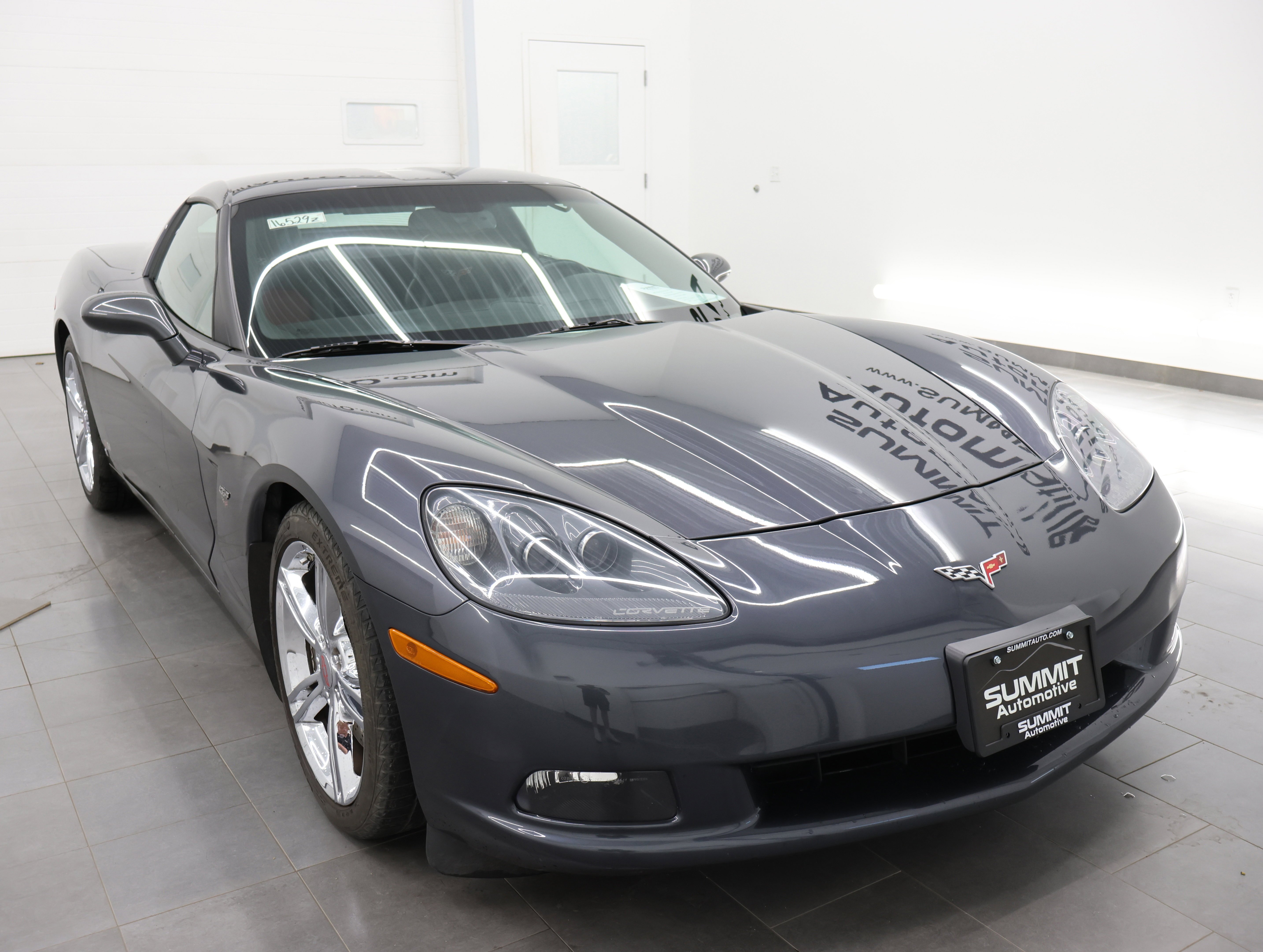 Used 2009 Cyber Gray Metallic Chevrolet LT Coupe: 3LT-Z51-COUPE-AUTO-HEATED LEATHER-HID LIGHTS-6 DISC CD CHANGER-NEW TIRES image 2