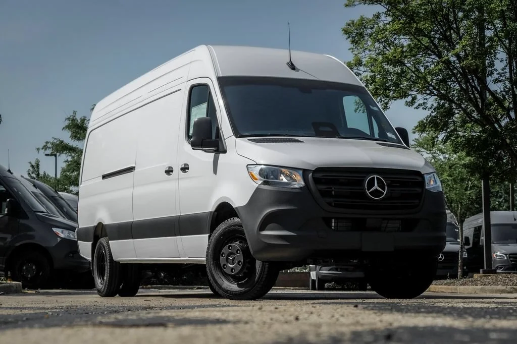 New 2026 Arctic White Mercedes-Benz Cargo 170 WB image 30