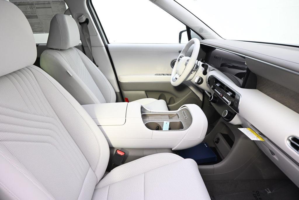 New 2026 Silver Metallic Hyundai SEL Premium AWD image 16