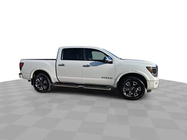 Used 2024 White Nissan Platinum Reserve image 9