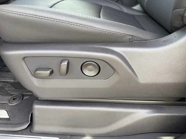 New 2026 Summit White GMC SLT image 19
