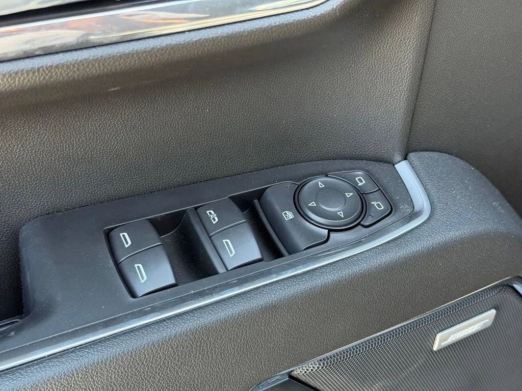 New 2026 Onyx Black GMC Elevation image 31