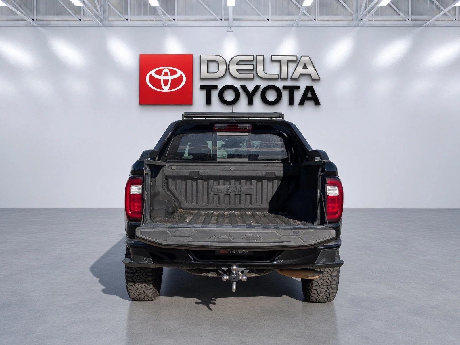 Used 2023 Onyx Black GMC 4WD AT4 image 7
