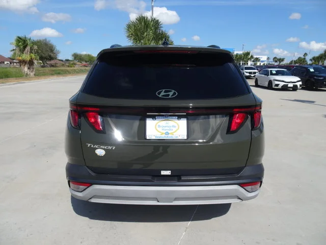 Used 2025 Green Hyundai SEL image 5