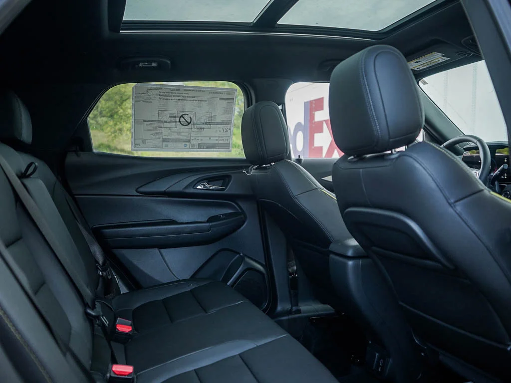 New 2026 Mosaic Black Metallic Chevrolet ACTIV image 12