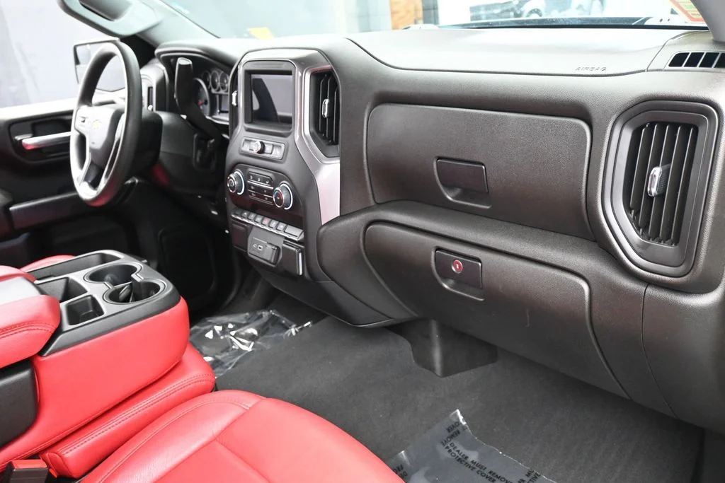 Used 2022 Black Chevrolet Custom image 43