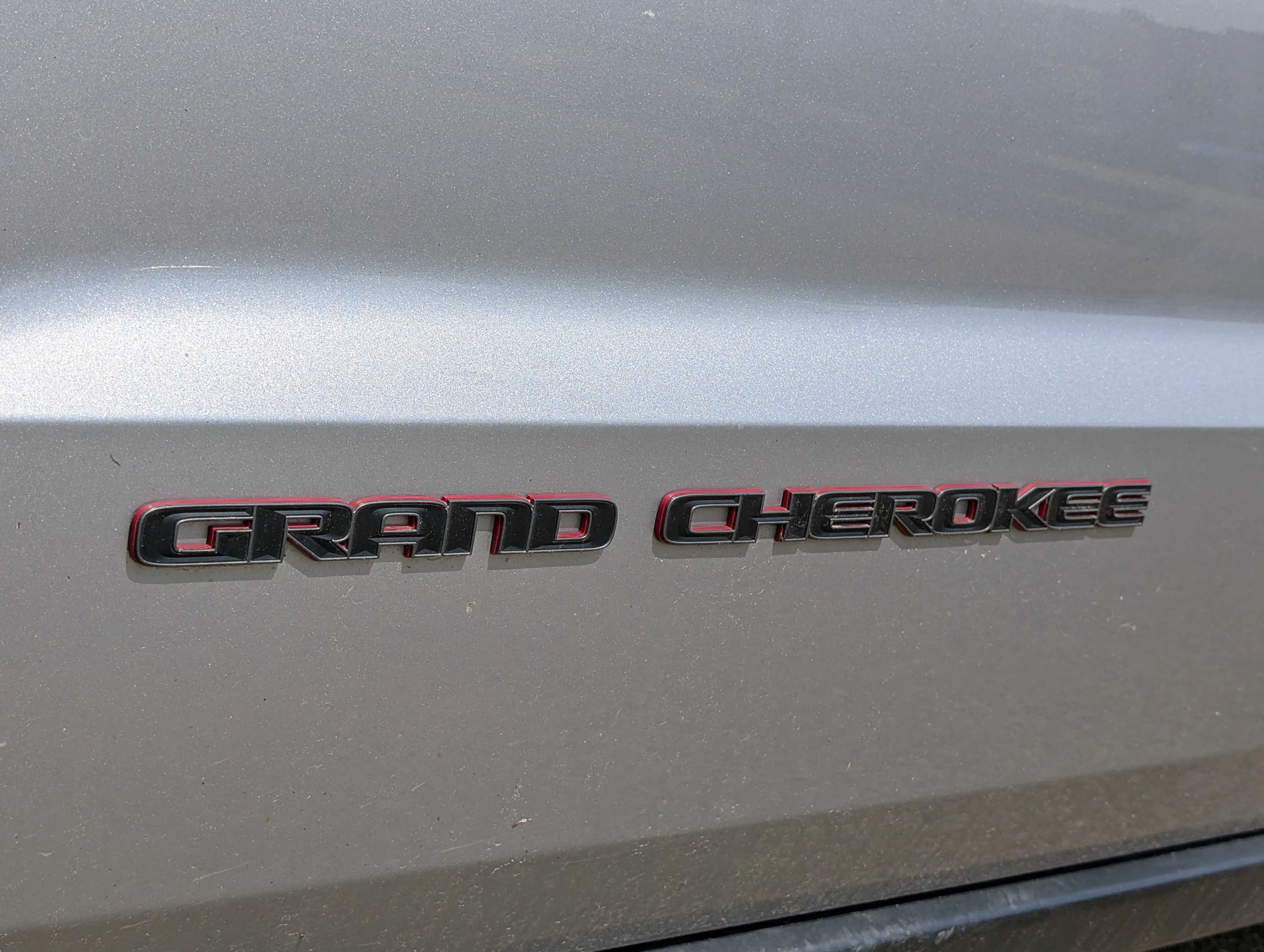 Used 2017 Billet Metallic Jeep Trailhawk image 16