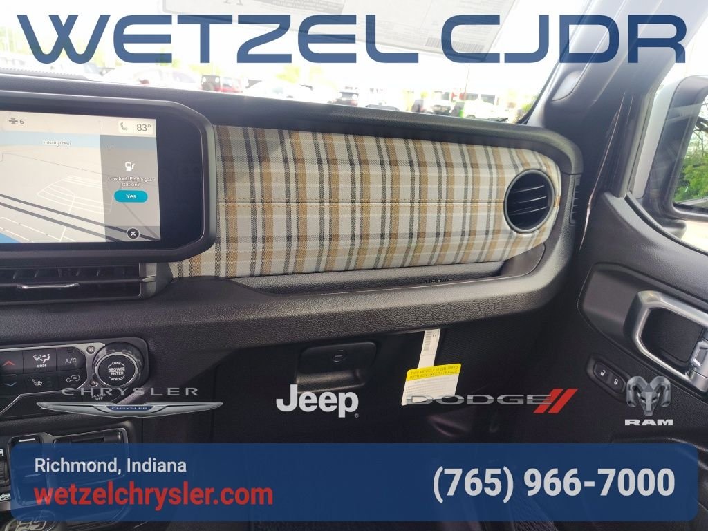 New 2026 Black Clear-Coat Exterior Paint Jeep 85th Anniversary Edition image 23