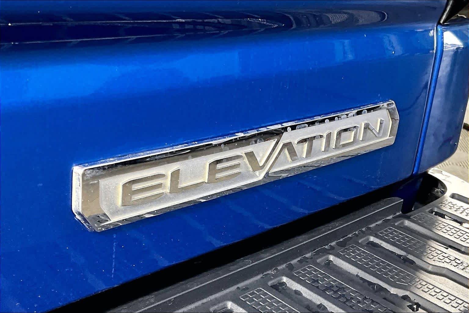 Used 2022 Dynamic Blue Metallic GMC Elevation image 10