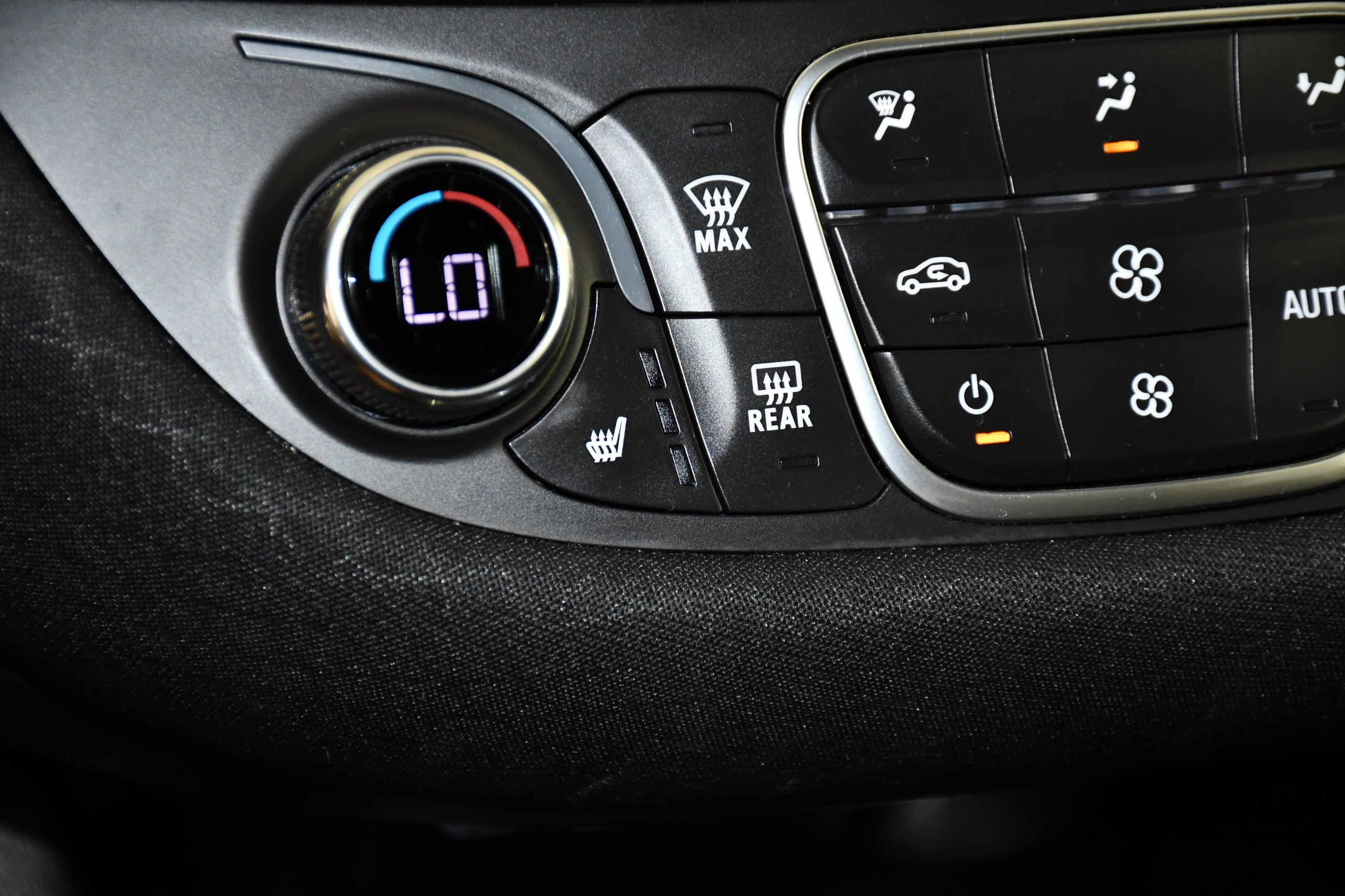 Used 2024 Summit White Chevrolet LT image 31