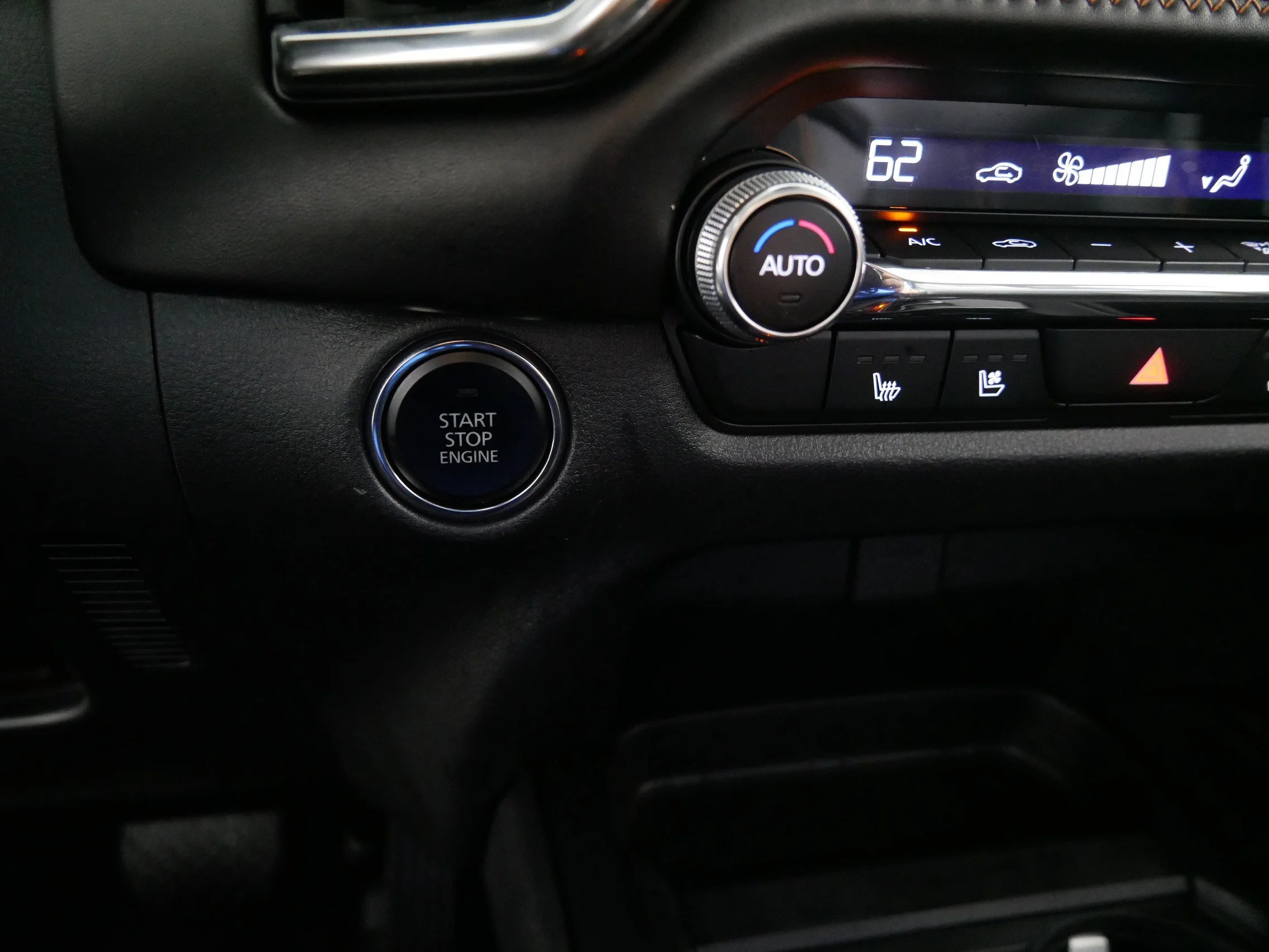 Used 2025 Wind Chill Pearl Mazda 2.5 S Premium Plus Package image 29