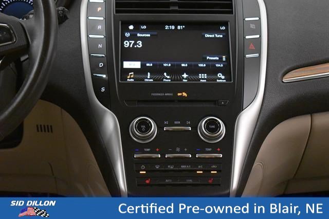 Certified Used 2017 White Platinum Metallic Tri-Coat Lincoln Select image 5