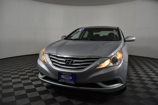 Used 2011 Silver Hyundai GLS image 3