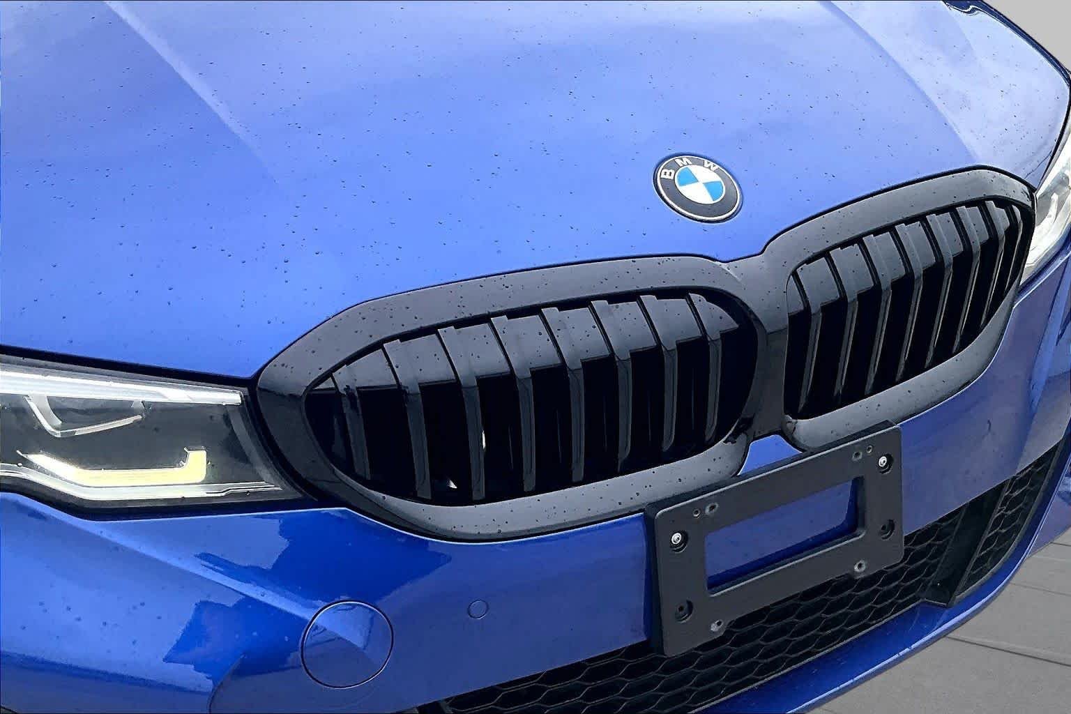 Used 2020 Portimao Blue Metallic BMW 330i image 28