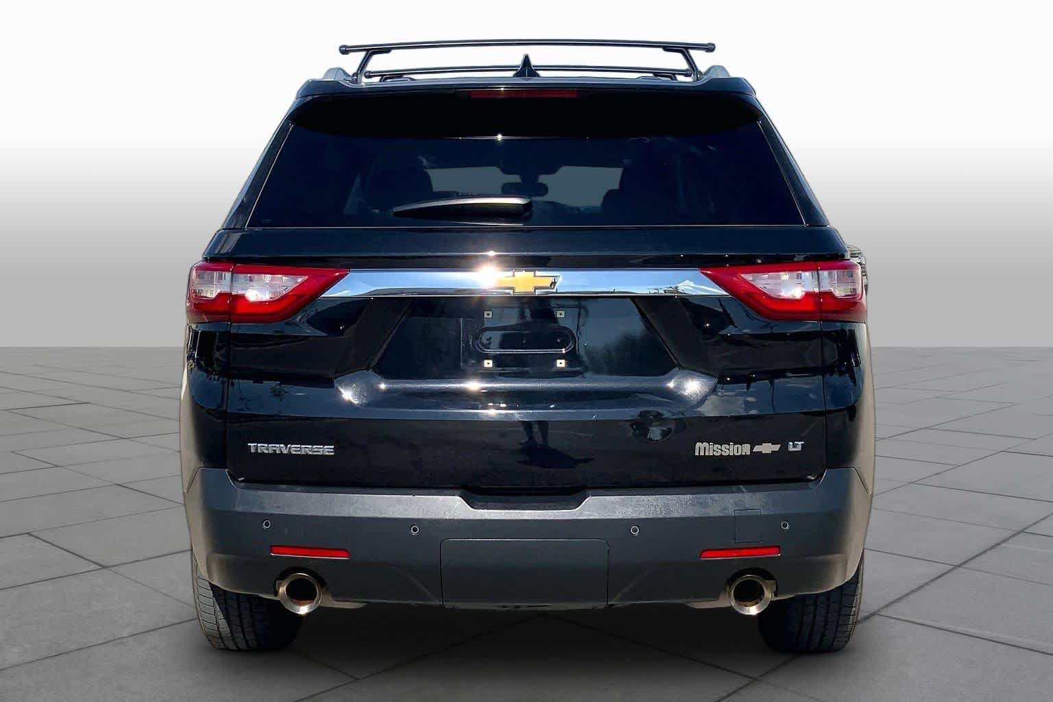 Used 2018 Mosaic Black Metallic Chevrolet LT Cloth image 5
