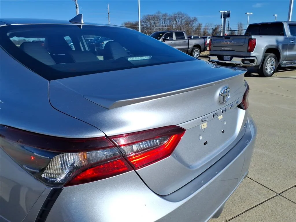 2024 Toyota Camry SE - Photo 17