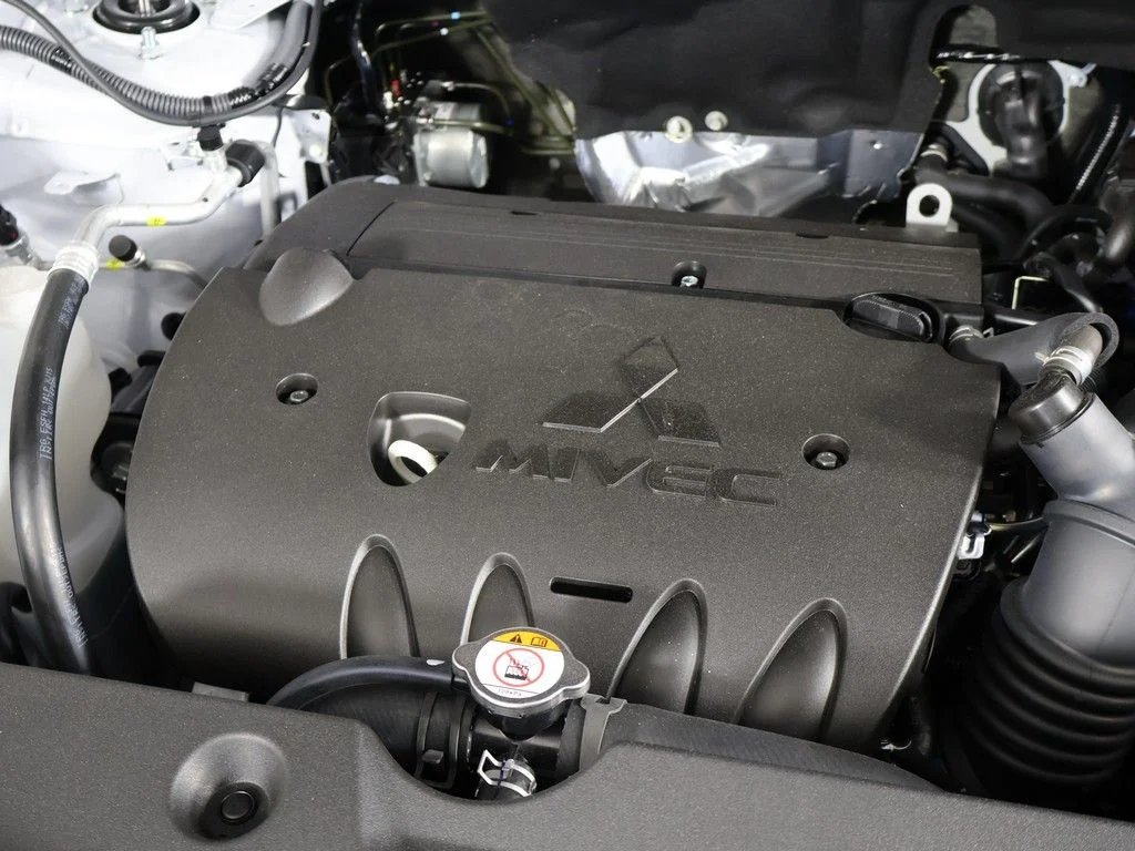 New 2026 White Mitsubishi 2.0 LE image 14