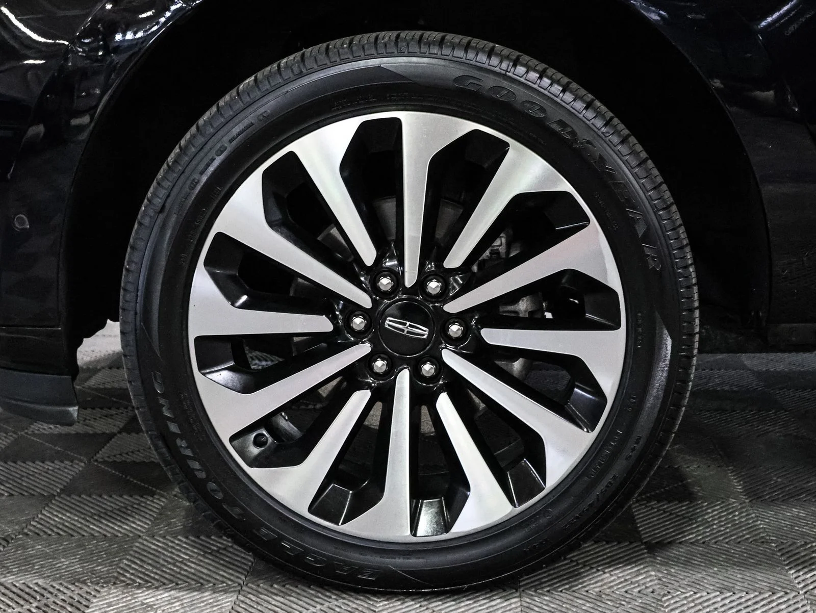 Used 2022 Black Lincoln Reserve image 21