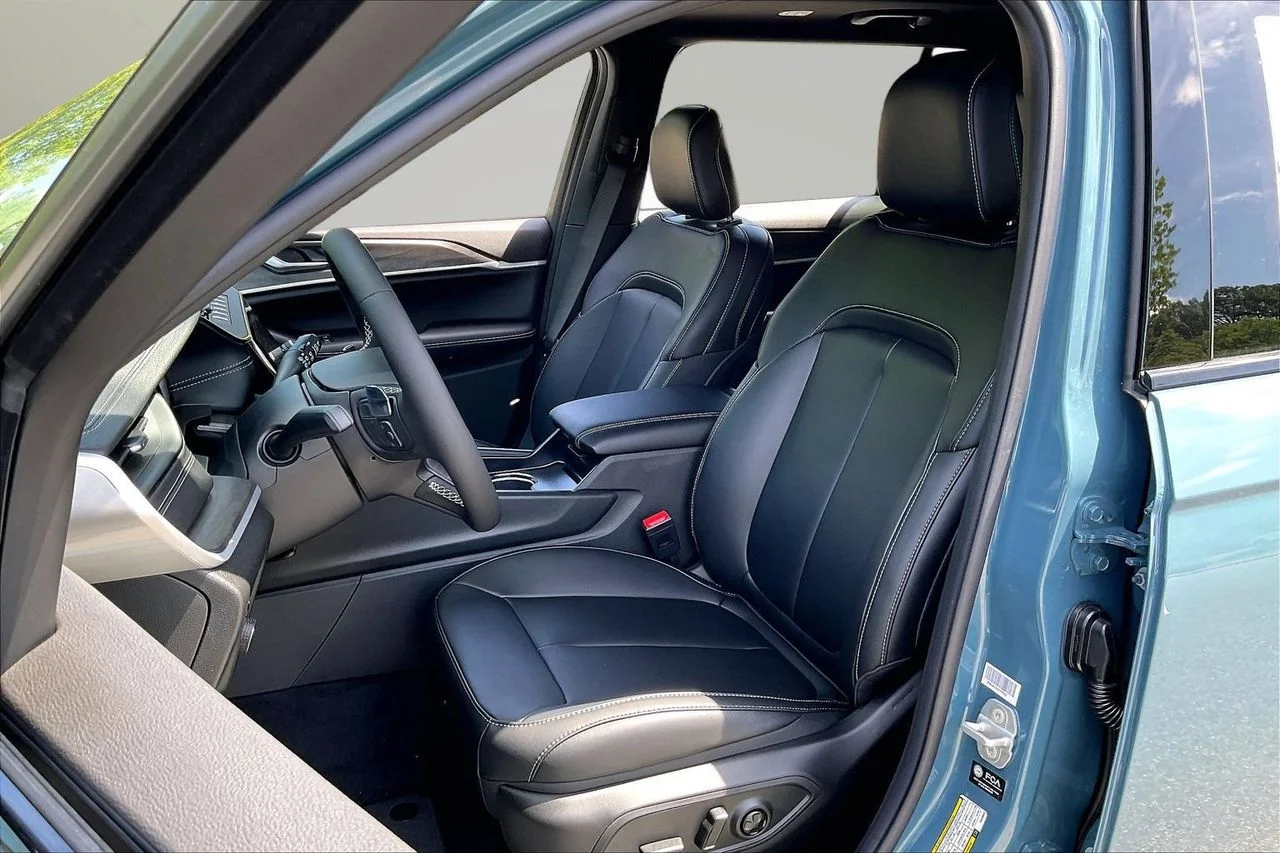 New 2026 Steel Blue Exterior Paint Jeep Limited image 18