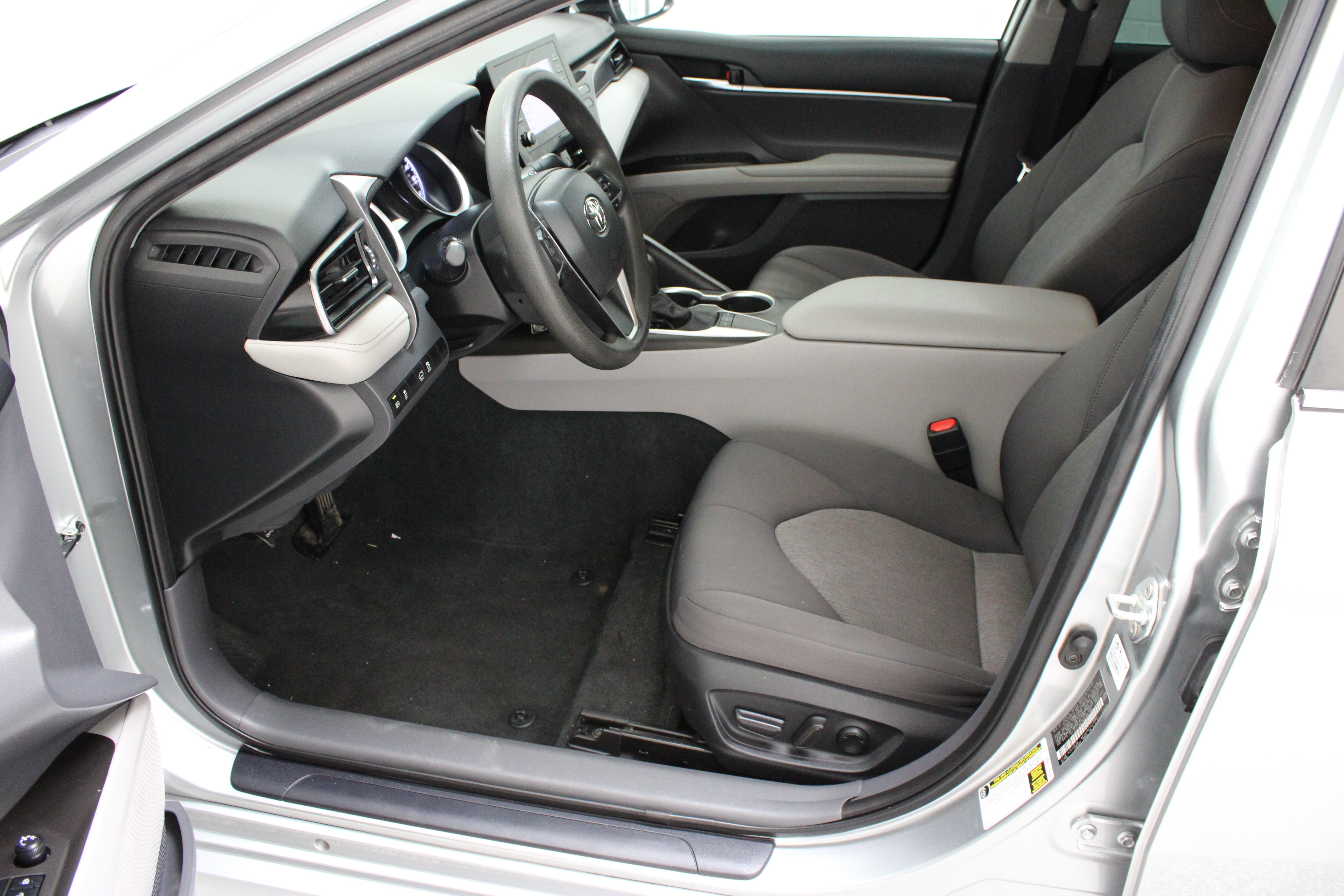 Certified Used 2022 Celestial Silver Metallic Toyota LE 2.5L image 14