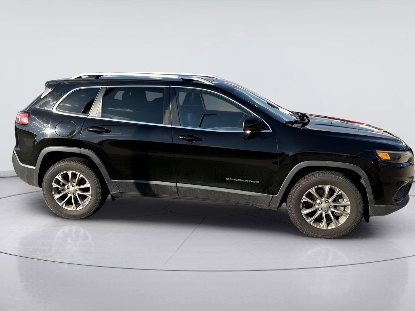 Used 2019 Jeep Cherokee Latitude Plus with VIN 1C4PJMLB7KD482896 for sale in Madison, MS