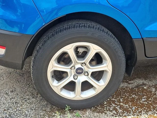 Used 2018 Blue Ford SE image 5