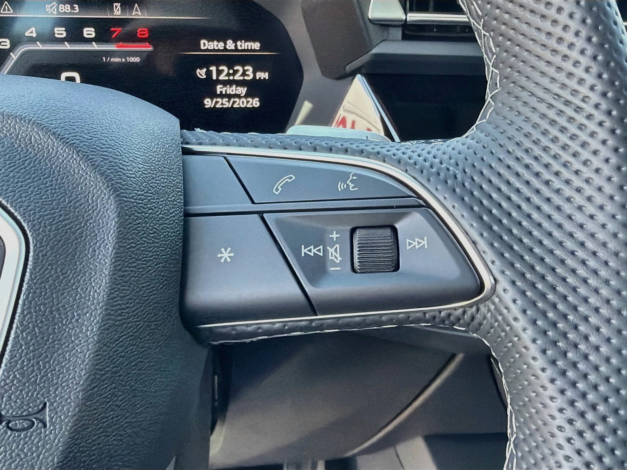 New 2026 Daytona Gray Pearl Effect Audi 4DR QTRO 2.0 TFSI image 37