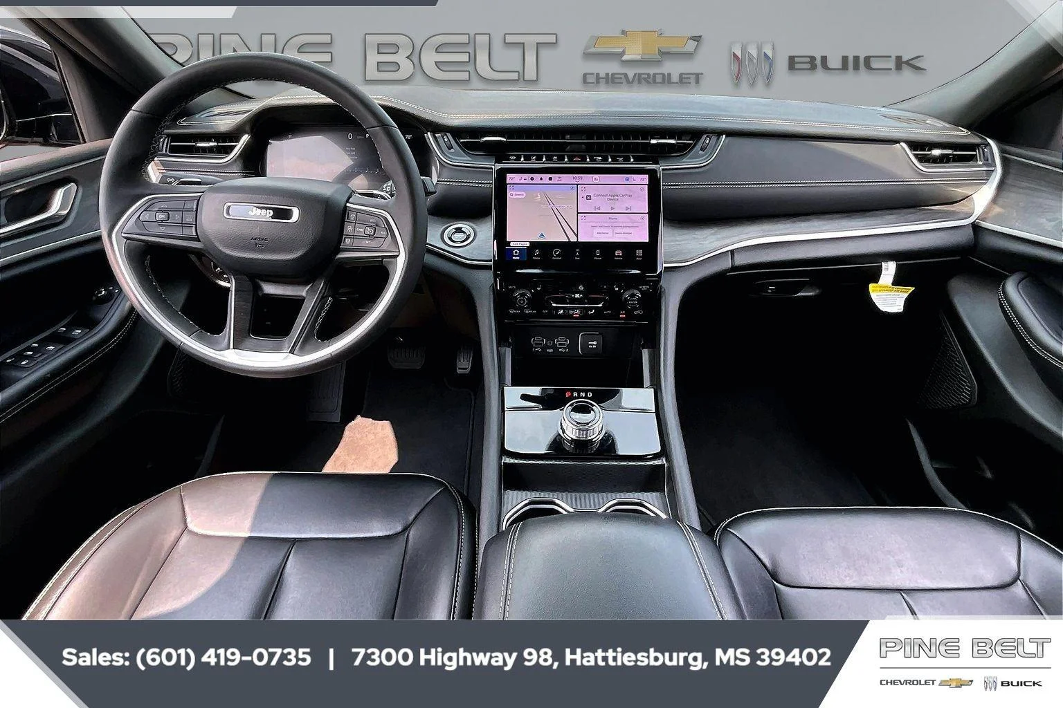 Used 2025 Diamond Black Crystal Pearlcoat Jeep Limited image 13